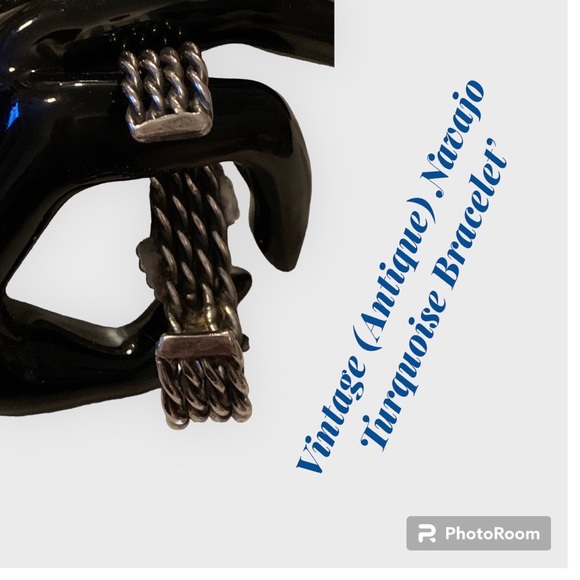 Vintage, Native American (Navajo) Silver and Turquoise Bracelet - Picture 4 of 5